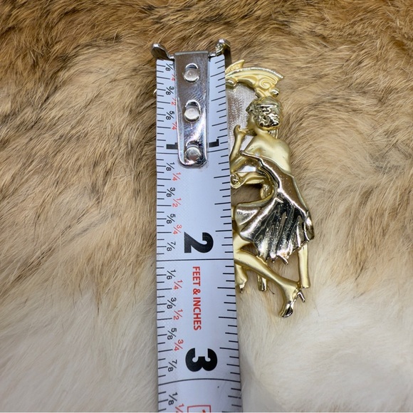 Vintage AJC Signed Art Deco Flapper Lady in a Mirror Figural Brass Brooch - Picture 11 of 11